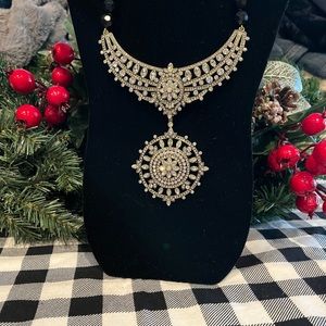 Heidi Daus NEW necklace with removable pin.  Swarovski Crystals  Great Gift